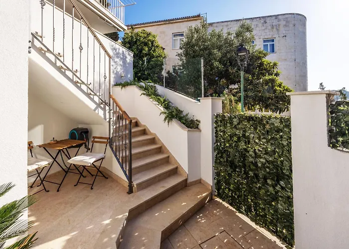 Terrace Haven Hvar هفار